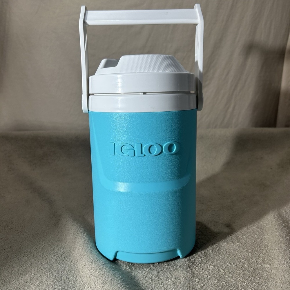 Igloo Laguna 1/2 Gallon Insulated Jug Cooler Aquamarine Blue White Handle